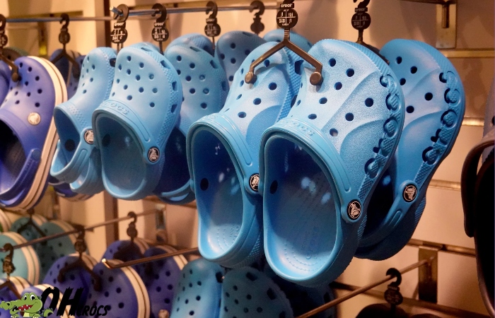 The key features of the Cleveland Guardians crocs